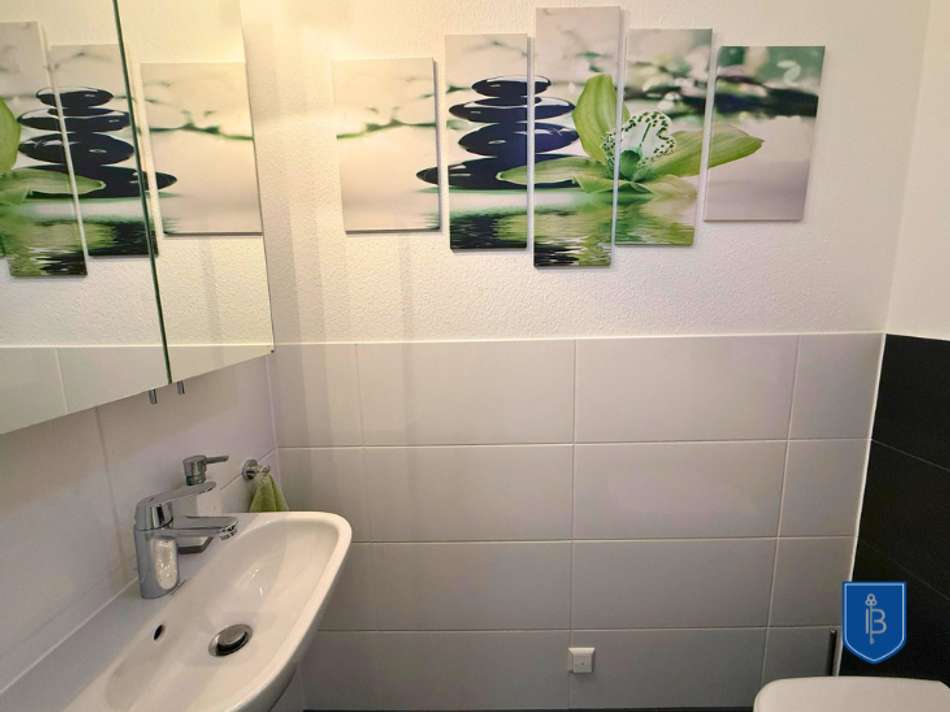 separates WC