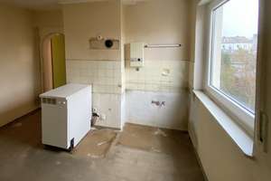 NBG-EIBACH: KOMPLETT SANIERUNGSBEDÜRFTIGES 2-FAMILIEN-REIHENMITTELHAUS OHNE GARAGE IN RUHIGER LAGE – Riedenburger Straße 39, 90451 Röthenbach Ost, Nürnberg – Vorschaubild 23