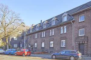 Großzügig geschnittene, voll renovierte 3-Zimmer-Wohnung mit modernem Dusch-Wannen-Bad – Dieckerstraße 6, 46047 Schlad, Oberhausen – Vorschaubild 1