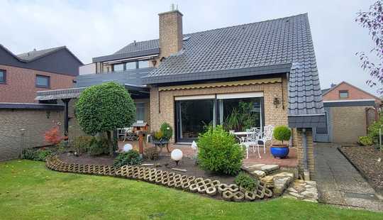 Bild von Freistehendes Ein-/Zweifamilienhaus mit zwei Garagen in begehrter Wohnlage von Delmenhorst!