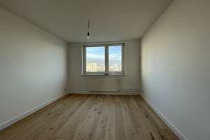 Erstbezug nach Sanierung, 2 Zimmer mit Balkon, EBK und Wannenbad