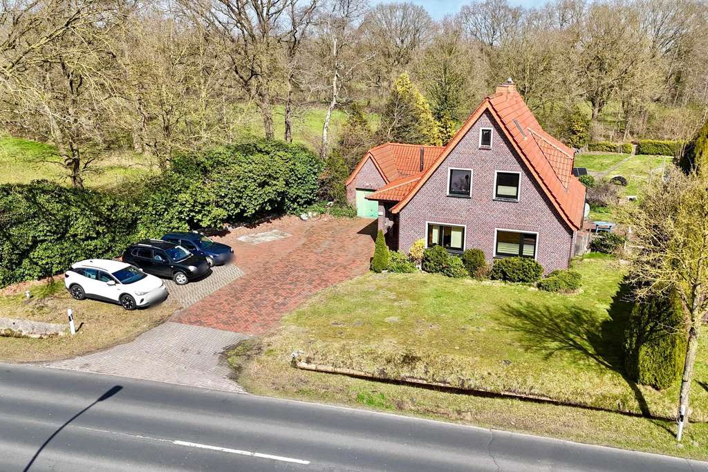 Immobilie in Westoverledingen - Viel Potenzial in naturnaher und familienfreundlicher Lage  - Bild 1