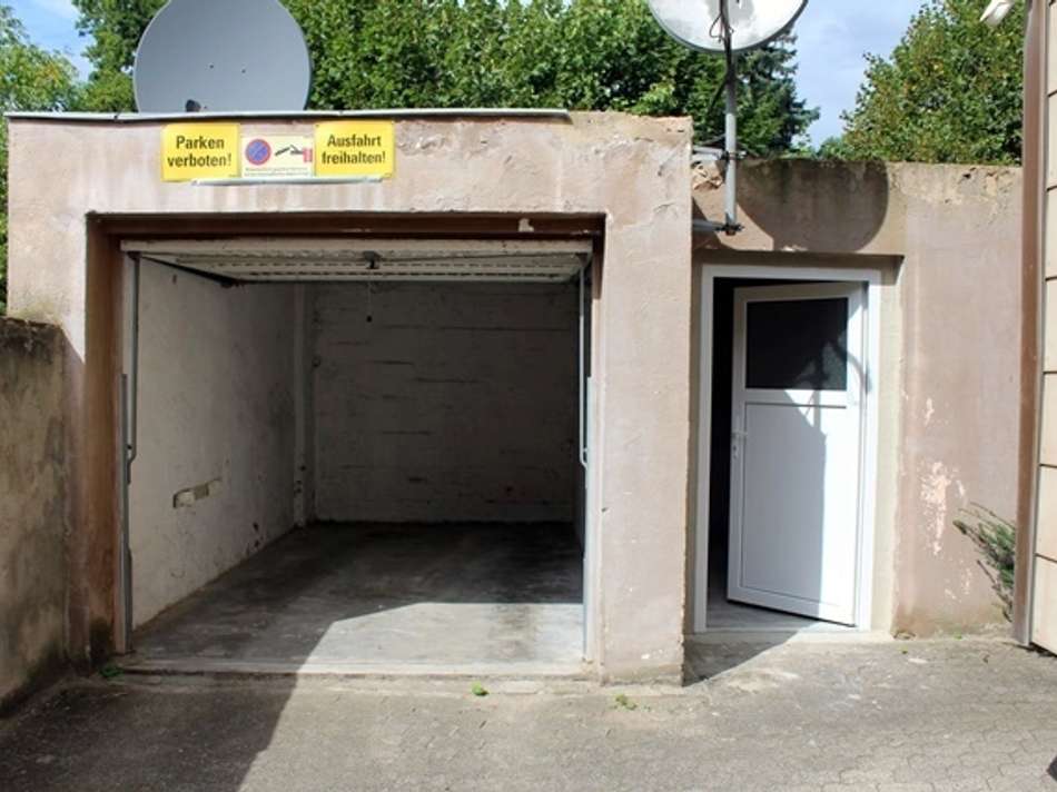 Garage und Fahrradschuppen