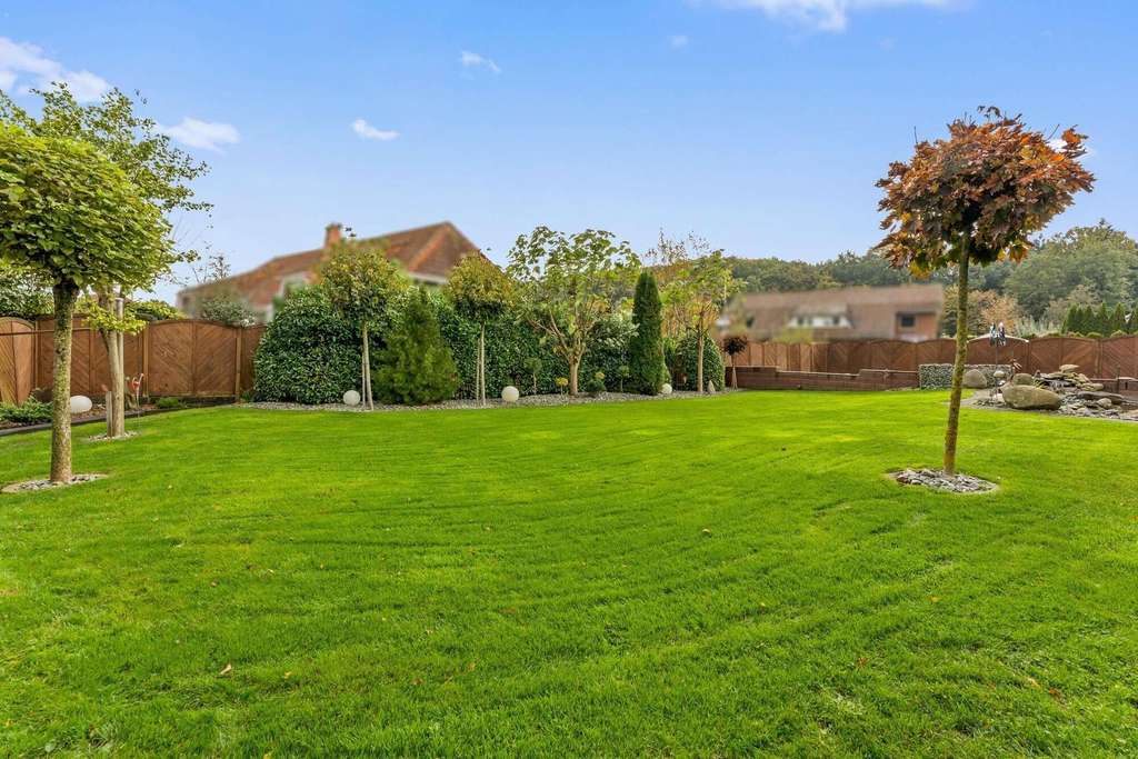 Immobilie in Beverstedt - Attraktives Einfamilienhaus auf herrlichem Grundstück mit Pool und Solaranlage - Bild 4