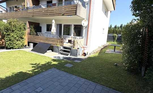 AUKTION: Moderne 2-Zimmer-WHG mit eigenem Garten, Küche und Einzelgarage mit Parkplatz