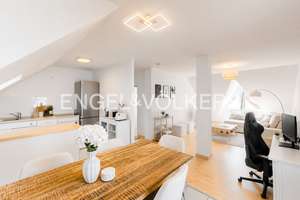 Moderne, lichtdurchflutete Dachgeschosswohnung in Erbenheim!