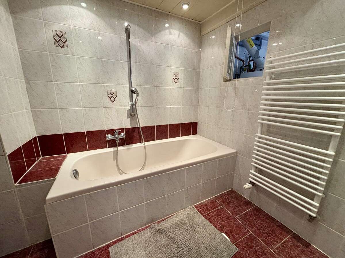 Immobilie in Seifhennersdorf - Großes Wohnhaus mit Ausbaureserven und Nebengelass - Bild 4