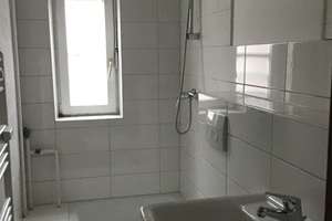 Jetzt zugreifen: Sanierte Singlewohnung in begehrter Lage! – Möllingstr. 15, 24103 Exerzierplatz, Kiel – Vorschaubild 2