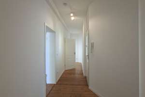 AMBIENT LIVING: 3  Zimmerwohnung im Ostend! 3 Zimmer, 2 Balkone, Küche , Bad – 60385 Ostend, Frankfurt am Main – Vorschaubild 10