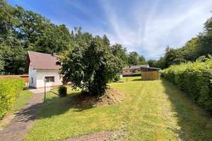 Einfamilienhaus mit Wintergarten und großer Grundstücksfläche – inkl.  Garage & Werkstatt – Die vollständige Adresse der Immobilie erhältst du vom Anbieter., 94405 Landau an der Isar – Vorschaubild 2