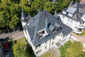 Wohnen mit Villenflair – hochwertige Dachgeschosswohnung mit Balkon in Villingen – Die vollständige Adresse der Immobilie erhältst du vom Anbieter., 78050 Villingen, Villingen-Schwenningen – Vorschaubild 2