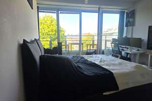 Außergewöhnliche 4-Zimmer-Maisonette mit zwei Dachterrassen – 81377 Am Waldfriedhof, München – Vorschaubild 4