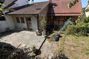 Charmantes Wohnhaus mit Freisitz, Balkon und Garage – Die vollständige Adresse der Immobilie erhältst du vom Anbieter., 36179 Bebra – Vorschaubild 2