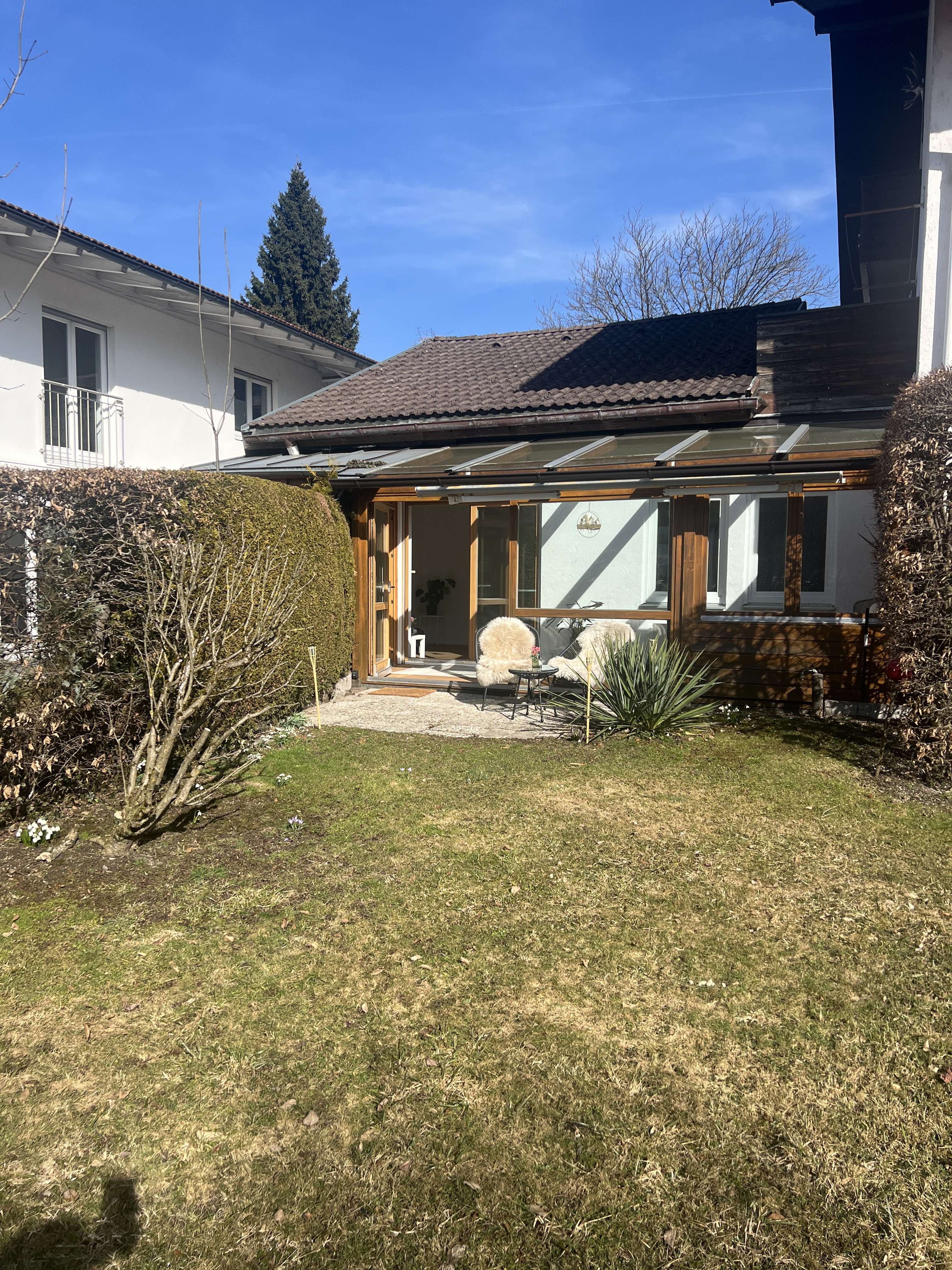 1 Zimmer Apartment Erdgeschoss, Terrasse, Südseite mit Wintergarten, Rosenheim Kreis – Bild 1
