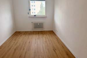 Renovierte 4-Zimmer-Dachgeschosswohnung mit Dachterrasse in Erlangen-Frauenaurach – Die vollständige Adresse der Immobilie erhältst du vom Anbieter., 91056 Frauenaurach, Erlangen – Vorschaubild 5