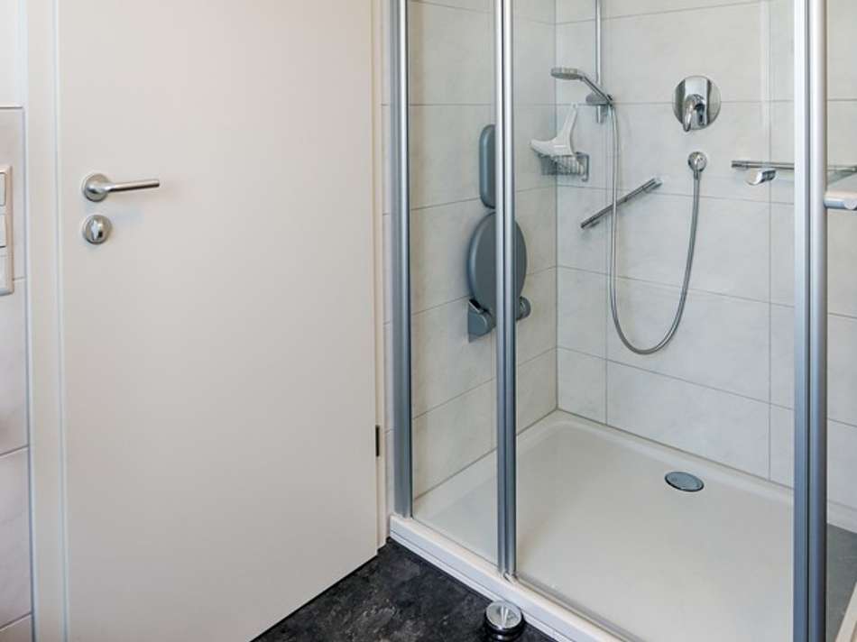 OG Badezimmer (b)