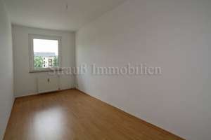 Balkon...Laminat...Bad mit Fenster... – Lortzingstraße 17, 9119 Kapellenberg, Chemnitz – Vorschaubild 4