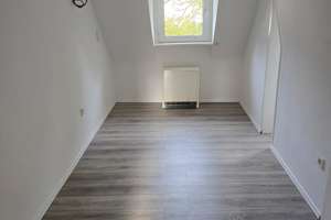 Geräumige 2-Zimmer-Dachgeschoßwohnung in Essen-Kupferdreh – Kupferdreher Straße 212, 45257 Kupferdreh, Essen – Vorschaubild 4