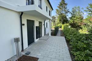 Zweitbezug 2-Zimmer-Dachterrassenwohnung in Mehrfamilienvilla mit fünf Wohneinheiten – Glockenblumenstrasse 16, 80935 Lerchenau-Ost, München – Vorschaubild 10