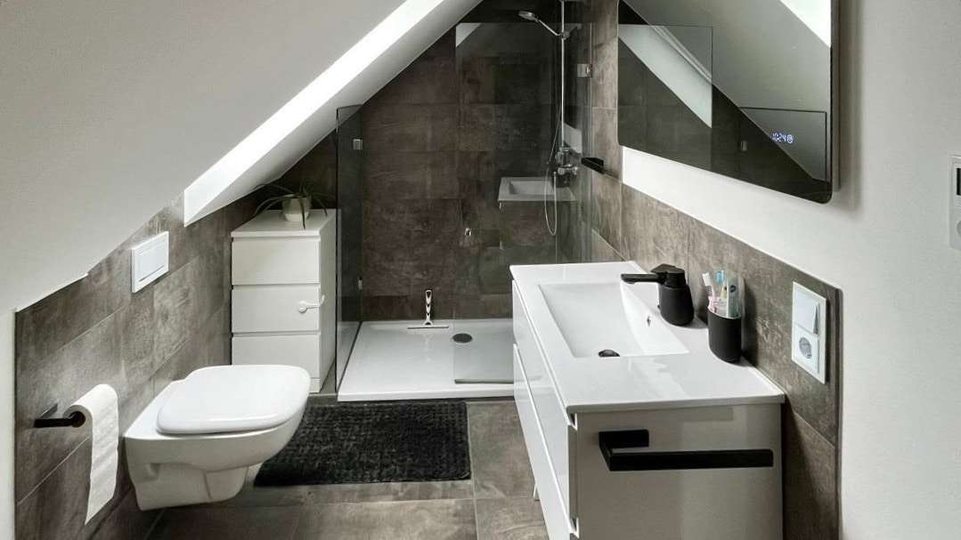 Immobilie in Seewald - Charmantes Ein-/Zweifamilienhaus mit Balkon, Terrasse und Sauna in idyllischer Umgebung. - Bild 4