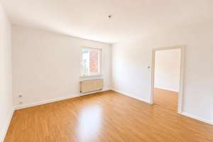 *ÜBER 5% RENDITE IN GOLZHEIM* - SANIERTE 3 ZI WOHNUNG