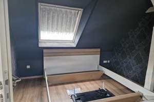helle 4 - Raum Wohnung im Dachgeschoss mit Balkon in Oberhausen-Stadtmitte – Die vollständige Adresse der Immobilie erhältst du vom Anbieter., 46045 Altstadt-Süd, Oberhausen – Vorschaubild 5