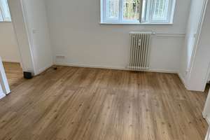 ruhige 2 Zi. Altbau-Whg. in Schwabing mit kleinem Privatgarten – 80803 Münchner Freiheit, München – Vorschaubild 2