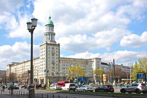 Eigentumswohnung im denkmalgeschützten Ensemble mit Aufzug und Erbbaurecht, Berlin-Friedrichshain