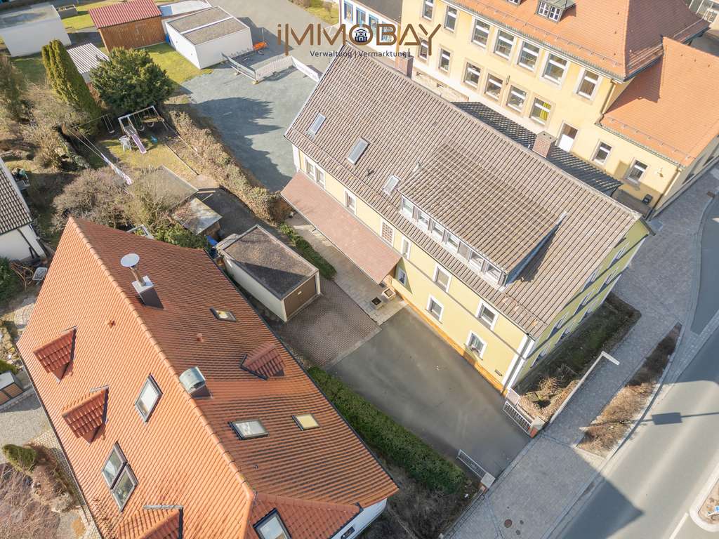 Immobilie in Bindlach - Attraktives Mehrfamilienhaus – gepflegt, renditestark und Eigennutzungspotenzial - Bild 1