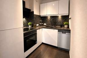 Teilmöblierte 2-Zimmer mit Balkon & Küche + zusätzlich optional TG Stellplatz im Dieterich Karee – Duisburger Straße -, 40477 Pempelfort, Düsseldorf – Vorschaubild 2