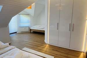Exklusive 2-Zi.-Whg. mit Sonnenbalkon/Fernblick in Bestlage D-Niederkassel – Niederkasseler Kirchweg 48, 40547 Niederkassel, Düsseldorf – Vorschaubild 10