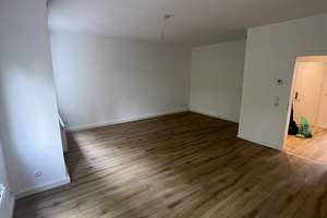 Renovierte und helle 2-Zimmer Wohnung mit Balkon – Brandtsplatz 3, 50825 Neuehrenfeld, Köln – Vorschaubild 2
