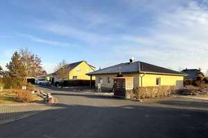Wohlfühlen auf einer Ebene 
Massivbungalow mit Carport,
Fußbodenheizung + Kamin
in Wolfen OT Reud – Torfweg 15, 6766 Bitterfeld-Wolfen – Vorschaubild 9