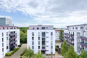 Wohnen ganz oben: 2-Zimmer-Wohnung mit Einbauküche und Dachterrasse