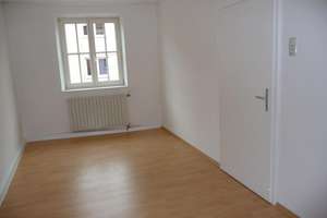 Helle, gepflegte 2,5-Zimmer-Wohnung mit EBK in Innenstadt (Nähe Fuggerei) – Jakoberstr. 10, 86152 Jakobervorstadt-Nord, Augsburg – Vorschaubild 3