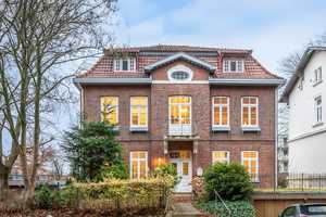Villa mit vielfältigen Nutzungsmöglichkeiten in zentraler Lage von Pinneberg zu erwerben – Pinneberg (Kreis) – Vorschaubild 1
