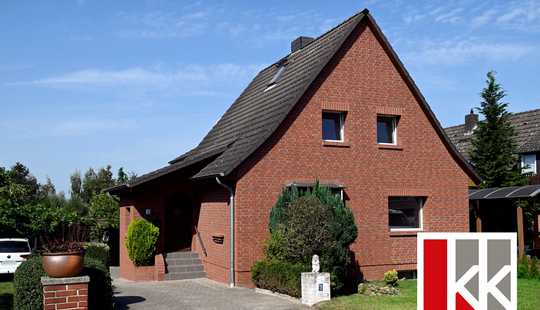 Bild von Renoviertes Einfamilienhaus mit Einliegerwohnung und schönem Garten in Hattorf