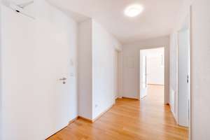 AIGNER - Bezugsfreie und moderne 3-Zimmer-Wohnung mit Westbalkon im begehrten Stadteil Solln – Die vollständige Adresse der Immobilie erhältst du vom Anbieter., 81479 Solln, München – Vorschaubild 2