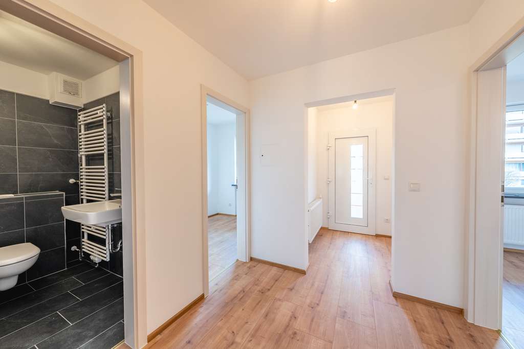 Immobilie in Peiting - Frisch saniert! 3-Zimmer-Wohnung mit Balkon & Garage in ruhiger Lage - Bild 1