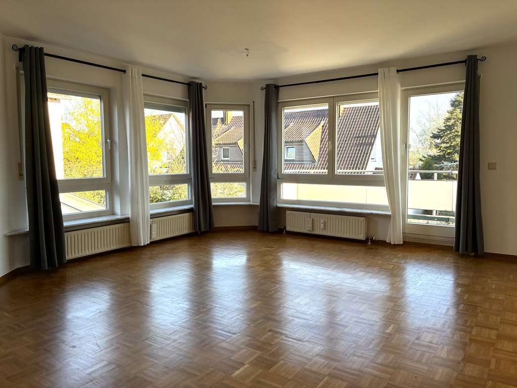 Immobilie in Renningen - Lichtdurchflutete 2-Zimmer-Wohnung mit Südbalkon & Stellplatz in ruhiger Lage - Bild 0