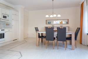 Angebot erbeten:  Großzügiges Wohnhaus mit 5 Wohnungen in Tinnum / Sylt Ost zu verkaufen – Die vollständige Adresse der Immobilie erhältst du vom Anbieter., 25980 Sylt (Gemeinde) – Vorschaubild 4