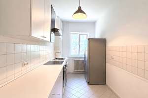 2 Zimmer Wohnung mit zwei Stellplätzen und Blick ins Grüne in Berlin Charlottenburg – Die vollständige Adresse der Immobilie erhältst du vom Anbieter., 10589 Charlottenburg, Berlin – Vorschaubild 22