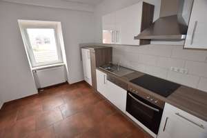 Helle 2 Raum DG Wohnung mit moderner EBK