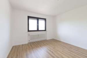 Helle, frisch renovierte 3-Zimmer Wohnung in schöner Lage + Gemeinschaftsschwimmbad – Prinz-Regent-Str. 79b, 44795 Weitmar-Mark, Bochum – Vorschaubild 4