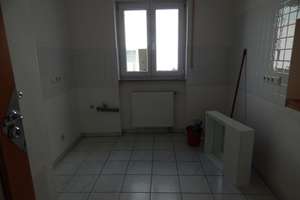 Helle Gartenwohnung mit 2. Bad und Hobbyraum im Untergeschoss! – Haseneystr. 17, 81377 Großhadern, München – Vorschaubild 5