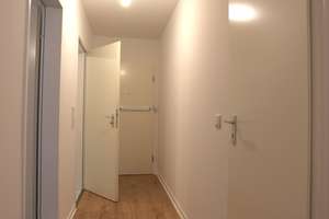 SCHÖNE HELLE RENOVIERTE 2 ZIMMER WOHNUNG IM HERZEN VON ELLER, LAMINAT, BALKON – Gumbertstraße 183, 40229 Eller, Düsseldorf – Vorschaubild 13