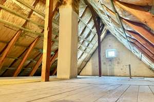 Charmante Doppelhaushälfte in Ulm-Einsingen – viel Platz für Familien mit Modernisierungspotenzial – Die vollständige Adresse der Immobilie erhältst du vom Anbieter., 89079 Einsingen, Ulm – Vorschaubild 17