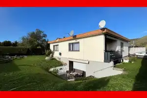 Charmanter Bungalow mit zwei Wohneinheiten – Ludwigsburg (Kreis) – Vorschaubild 1
