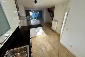 NEU!! Stilvolles, vollständig renoviertes Reihenhaus mit Garten und Einbauküche  – Wandersmannstraße 72d, 65205 Wiesbaden – Vorschaubild 4