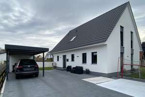 Exklusives EFH mit 5 Zimmern, Carport, ruhige Lage aber doch zentral  – Die vollständige Adresse der Immobilie erhältst du vom Anbieter., 30900 Wedemark – Vorschaubild 2